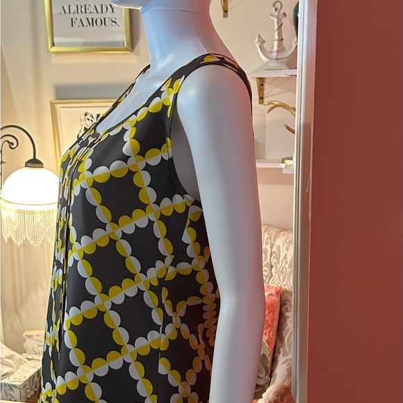 BEAUTIFUL, TORY BURCH Grey, yellow, and white sleeveless blouse. size 6 - Picture 9 of 16